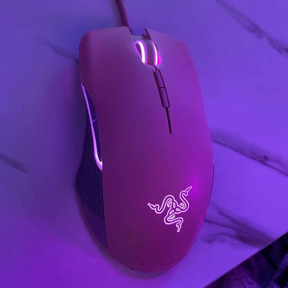 Razor pink RGB mouse